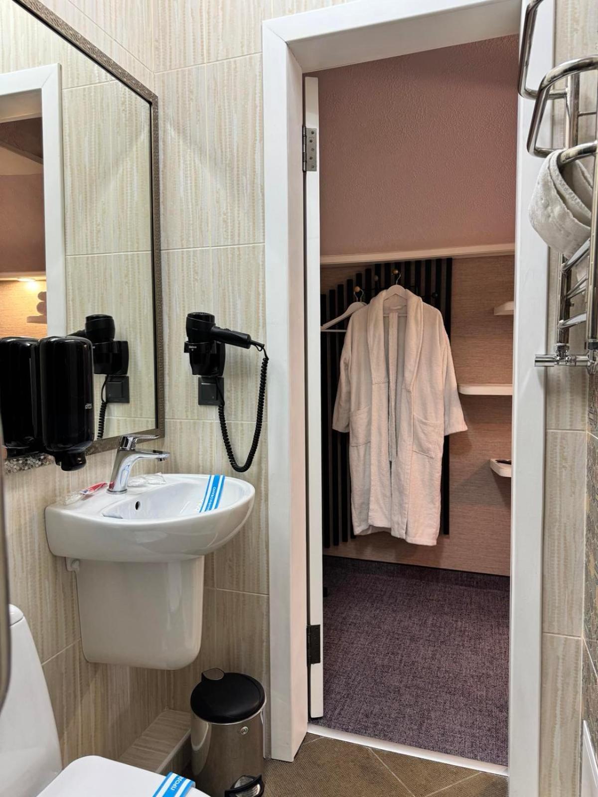 Hotel Veles Zolotonosha Εξωτερικό φωτογραφία