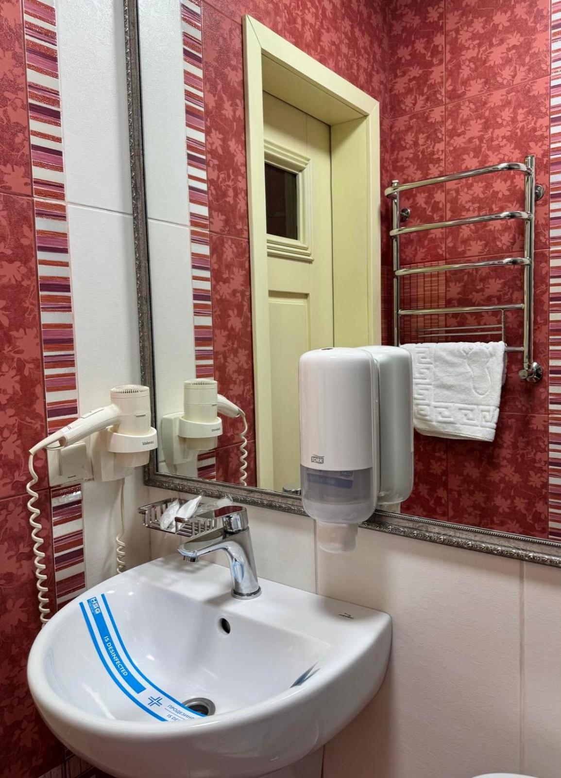 Hotel Veles Zolotonosha Εξωτερικό φωτογραφία