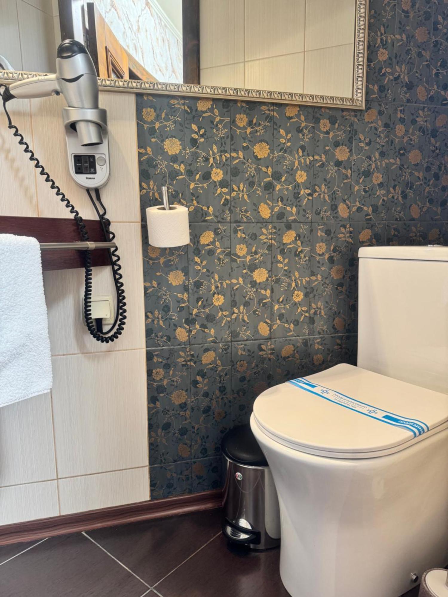 Hotel Veles Zolotonosha Εξωτερικό φωτογραφία