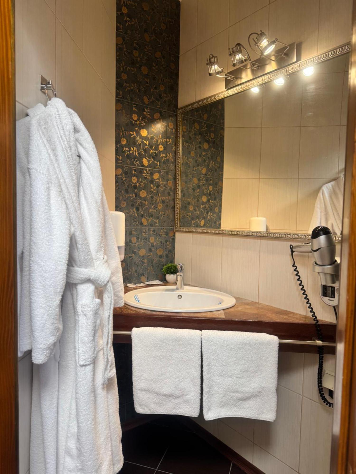 Hotel Veles Zolotonosha Εξωτερικό φωτογραφία